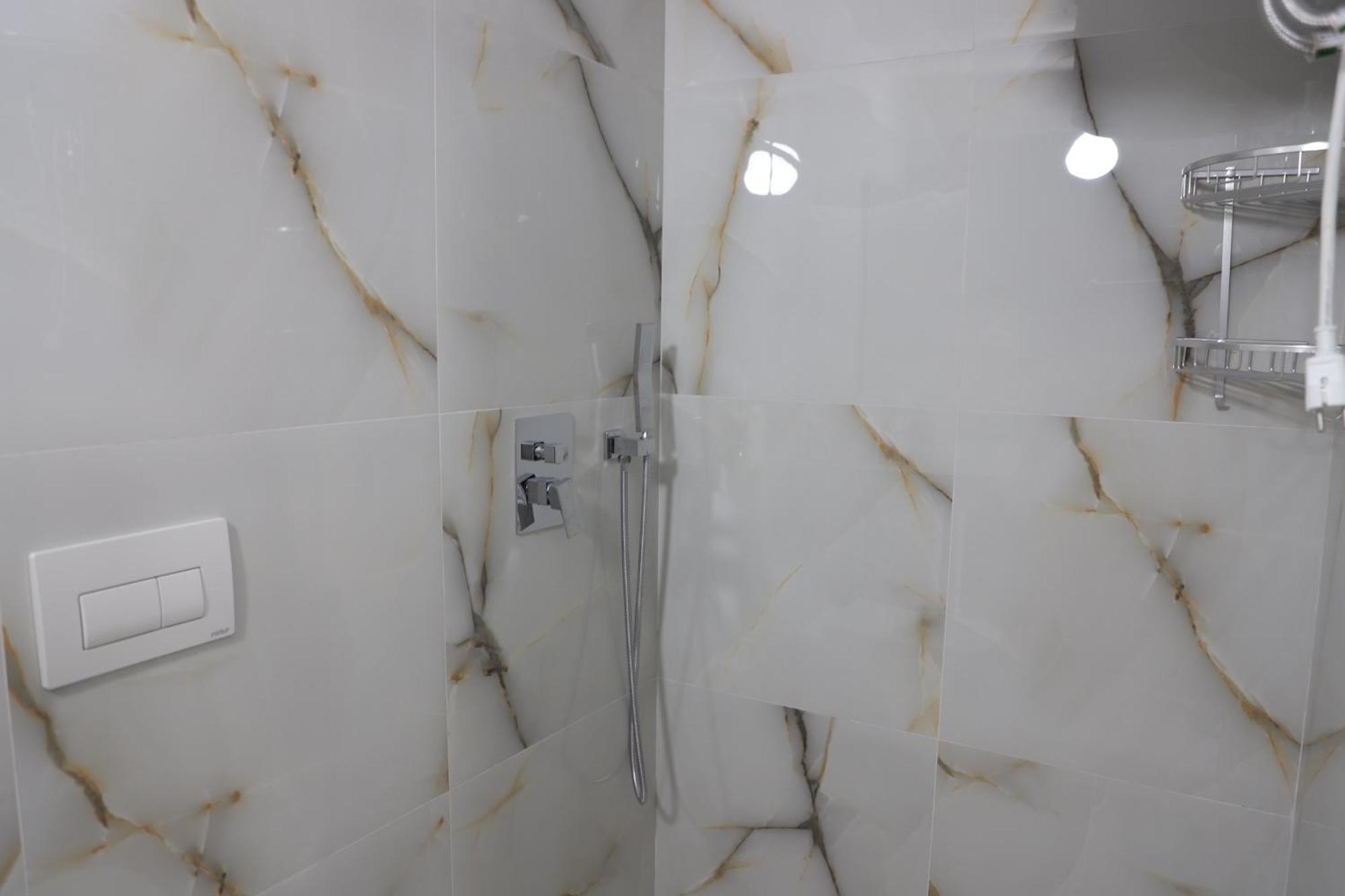 Guesthouse N&B Berat Buitenkant foto