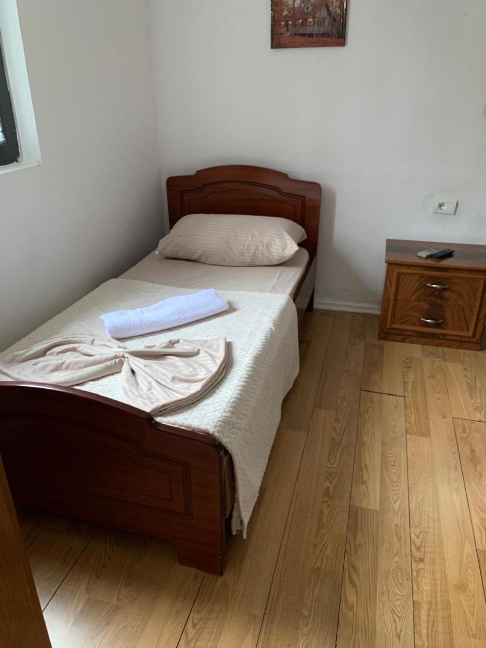 Guesthouse N&B Berat Buitenkant foto