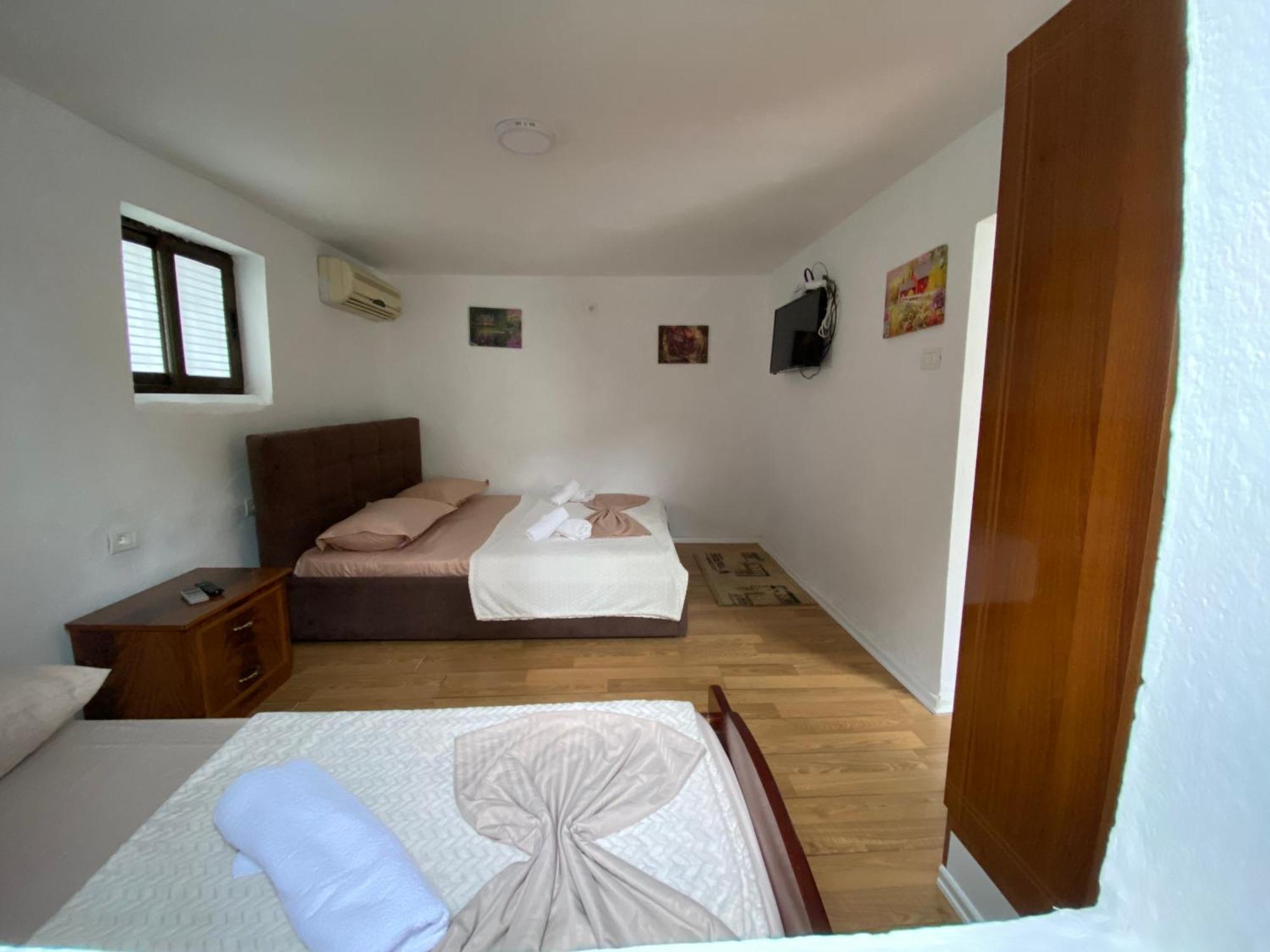 Guesthouse N&B Berat Buitenkant foto